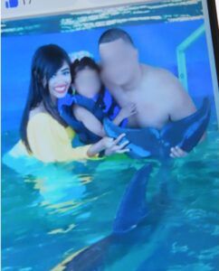 Muere niña que cayó de un cuarto piso junto a su madre