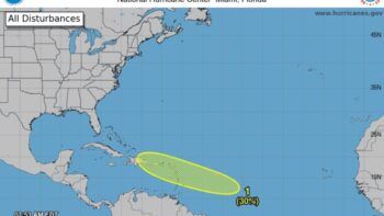Vigilan onda tropical con probabilidad de desarrollo ciclónico