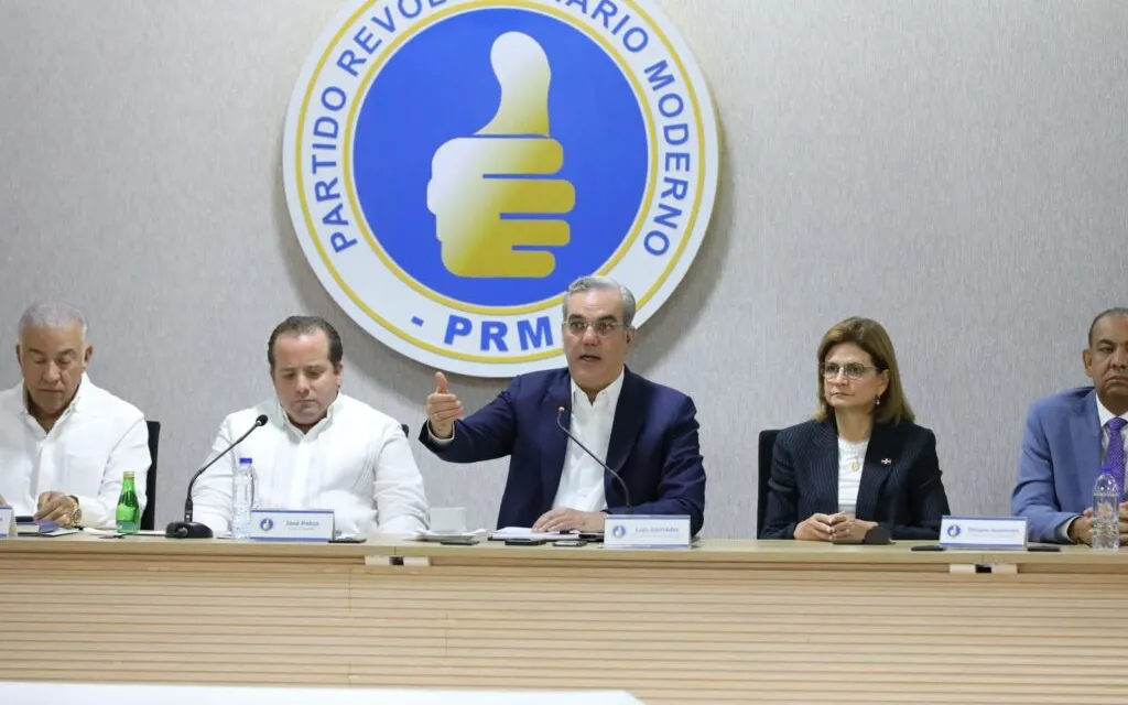 Cúpula del PRM aprueba a unanimidad la propuesta de reforma constitucional