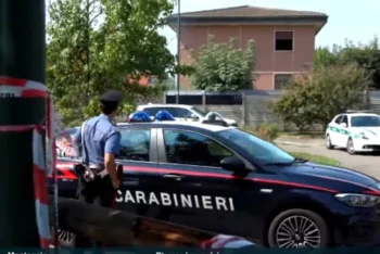 Adolescente mata a su padre, madre y hermano en Italia