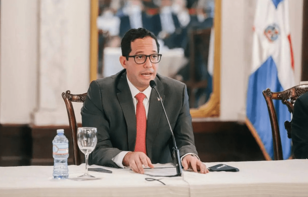 Dan inicio a proceso para fusiones anunciadas por el Gobierno