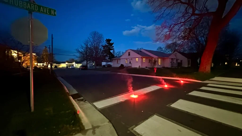 Dos muertos luego de que un auto se estrellara contra un bar en Minnesota
