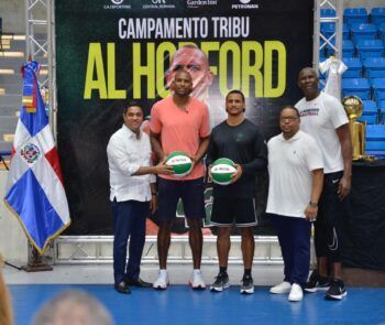 El ministro de Deportes encabeza reconocimiento a Al Horford