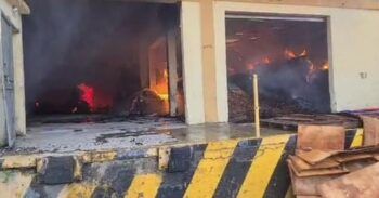 Incendio destruye cuatro naves en la zona franca de Moca