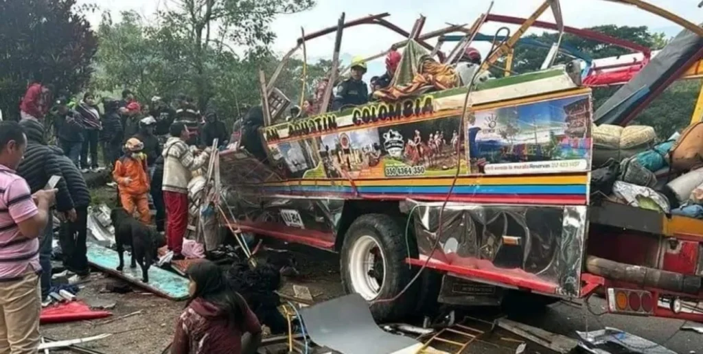 Ocho muertos y varios heridos tras accidente en Colombia