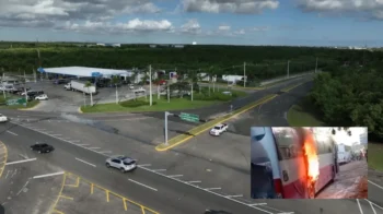 Se incendia bus en avenida de Punta Cana