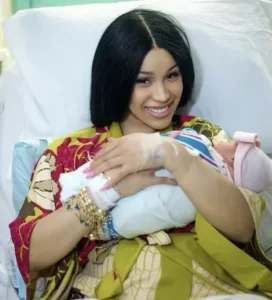 Cardi B da a luz a su tercer hijo