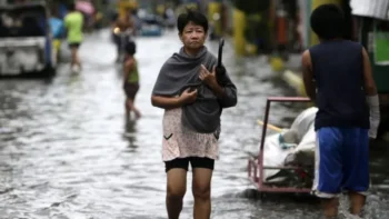 Al menos 15 los muertos y 21 desaparecidos por tifón en Filipinas