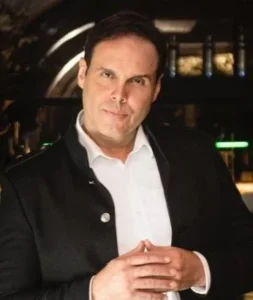 Gobierno gastará RD$900 mil para que Frank Ceara interprete Himno