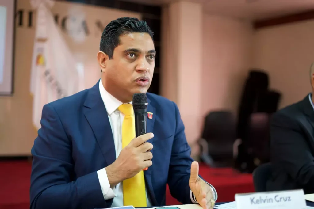 Cruz expresa su apoyo a Lidom para un campeonato de béisbol “exitoso”