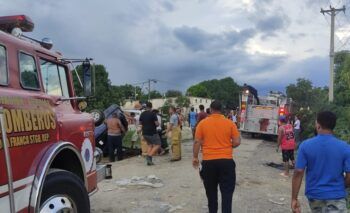 Vehículo cae a canal con padre e hija a bordo en Santiago