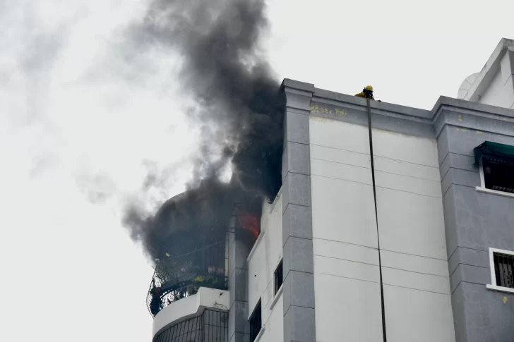Incendio en torre del Evaristo Morales