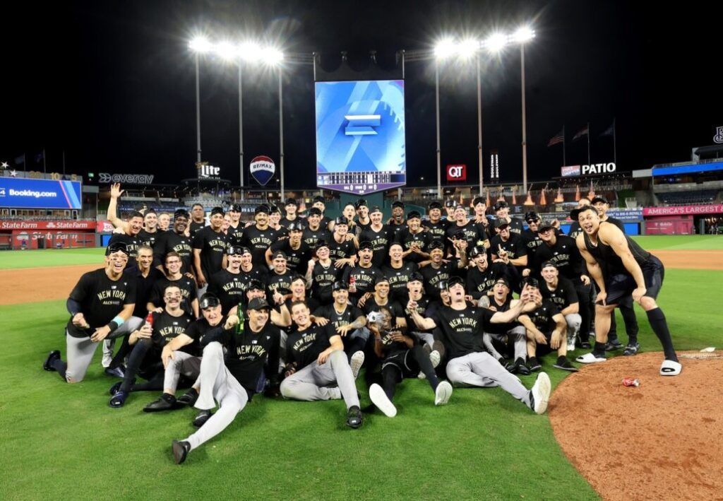 Yankees eliminan a Reales y avanzan a la Serie de Campeonato de la Liga Americana