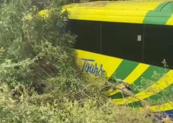 Tres muertos tras choque de autobús de Caribe Tour y un camión en Azua