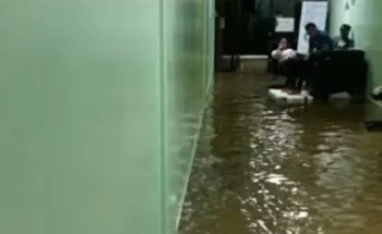 Aguaceros inundan varias áreas del Hospital Cabral y Báez en Santiago