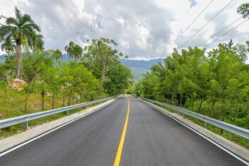 Vicepresidenta Raquel Peña y Deligne Ascención inauguran una nueva carretera en Puerto Plata