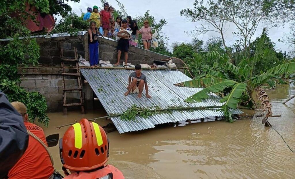 Al menos 20 muertos debido a la tormenta tropical Trami en Filipinas