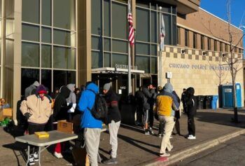 Chicago cerrará a fin de año los refugios para inmigrantes recién llegados