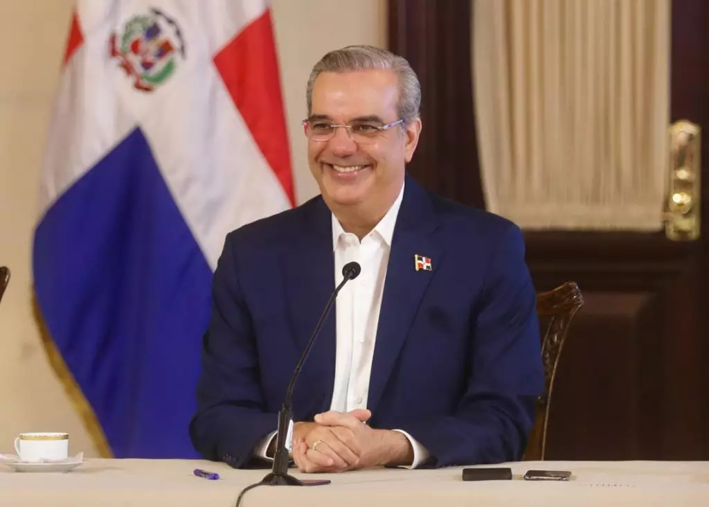 Abinader felicita a Donald Trump