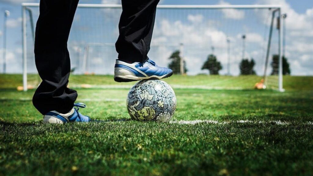 Niño apuñala otro porque no lo dejó jugar con un balón en Italia