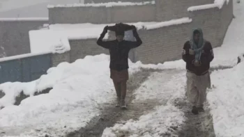 Tres niños mueren por el frío extremo en Afganistán