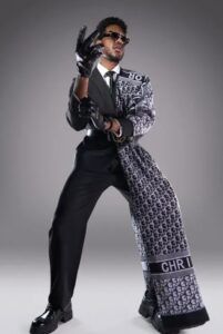 El estilista Carlos Martínez es detenido por la Policía nacional