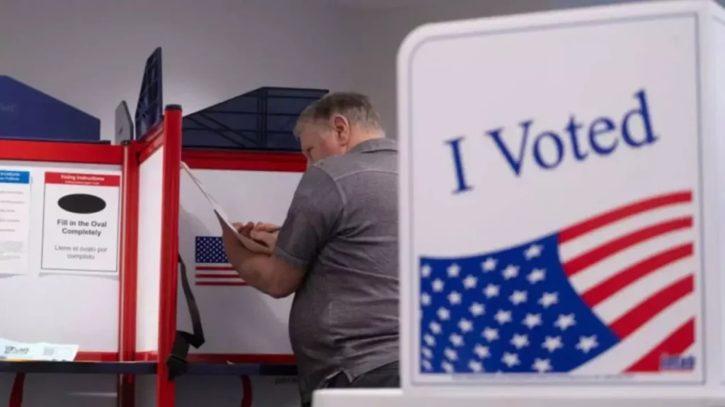 Empiezan a abrir los centros de votación en EE.UU.