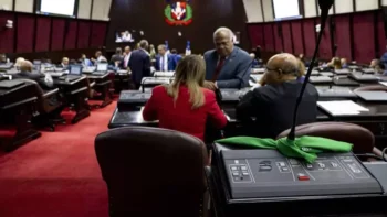 Someten anteproyecto de ley que limita el alquiler y restringe el acceso laboral a haitianos
