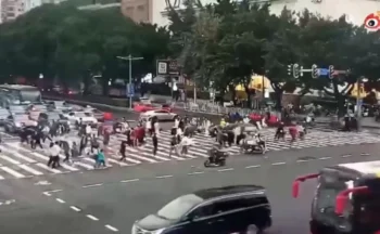 Al menos 35 muertos y 43 heridos tras Hombre atropellar multitud en China