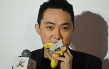 Hombre pagó US$6 millones para comerse un guineo maduro