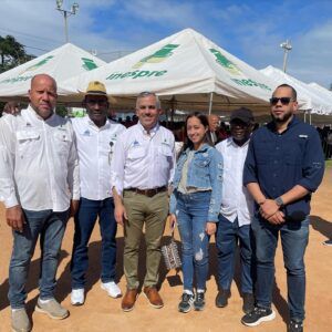 Residentes de Santo Domingo Este manifestaron su satisfacción con Feria Navidad del Cambio con el INESPRE 2024