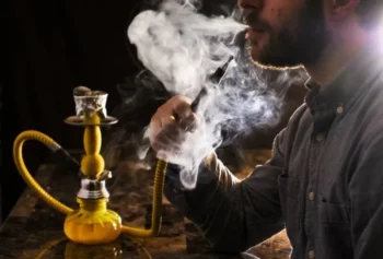 Muchos jóvenes mueren por mezclar alcohol, drogas y hookah