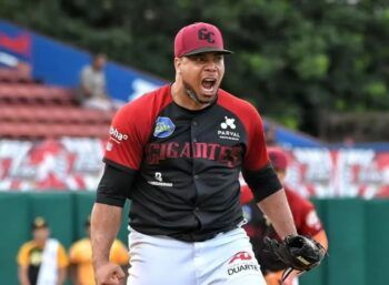 Los Gigantes mantienen pelea por la clasificación tras derrotar a las Águilas