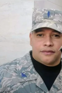 Matan segundo teniente de la Fuerza Aérea tras asalto en Hainamosa