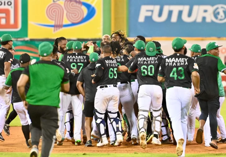 Estrellas aseguran el primer lugar al vencer al Licey