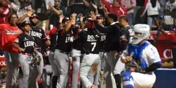 Leones a un paso de la semi final tras derrotar al Licey
