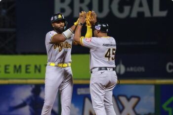 Águilas desplazan al Licey del segundo puesto tras vencer a los Leones