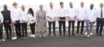 Presidente Abinader y ministro Collado entregan el remodelado malecón
