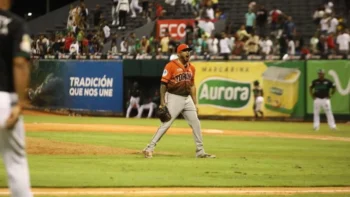 Toros vencen 4-3 a las Estrellas Orientales