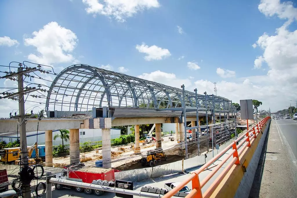 Metro hacia Los Alcarrizos avanza