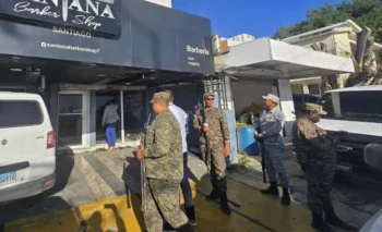 Intervienen Santana Barber Shop por presunto robo de luz