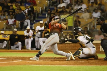 Águilas caen ante Toros en Santiago