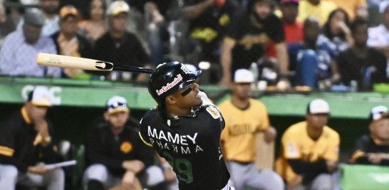 Las Estrellas se imponen a las Aguilas 