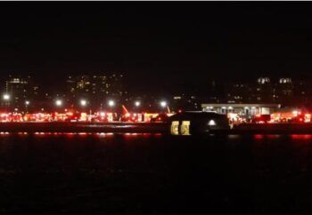Avión de pasajeros colisiona en el aire con helicóptero sobre Washington