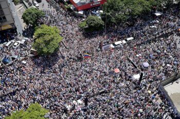 La oposición de Venezuela se moviliza en una jornada histórica contra el régimen de Maduro