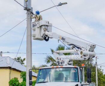 Edesur instala 32 transformadores en Baní