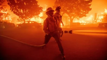 Incendios en Los Ángeles provoca la evacuación de 30.000 personas