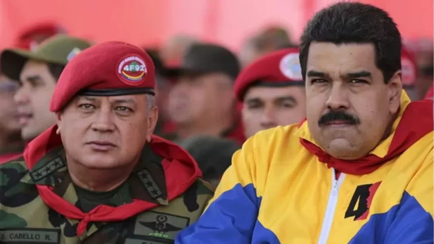 EEUU distribuye anuncios de recompensa por captura de Maduro y Cabello