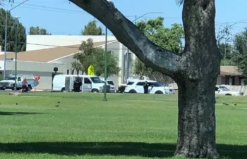 Migrantes son buscados en escuelas, iglesias, cementerios y hospitales