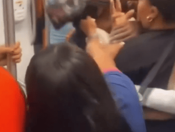 Pelea entre dos mujeres por un asiento en el Metro de Santo Domingo